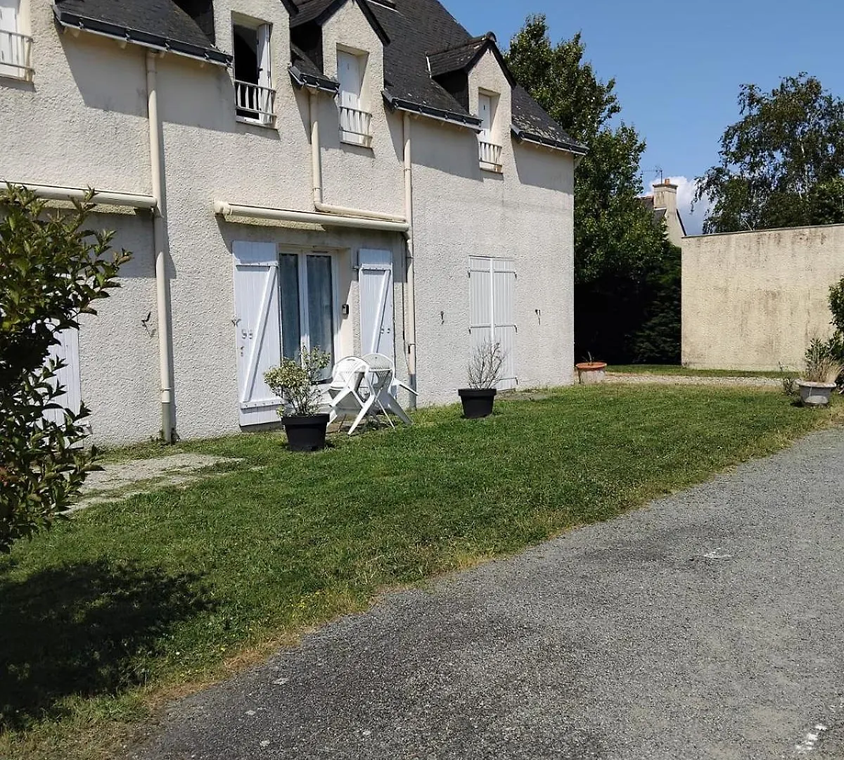 Le Studio La Plage A 350M Le Centre A 500M ダムガン フランス